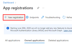 Snímek obrazovky znázorňující umístění tlačítka Nová registrace na stránce Registrace aplikací