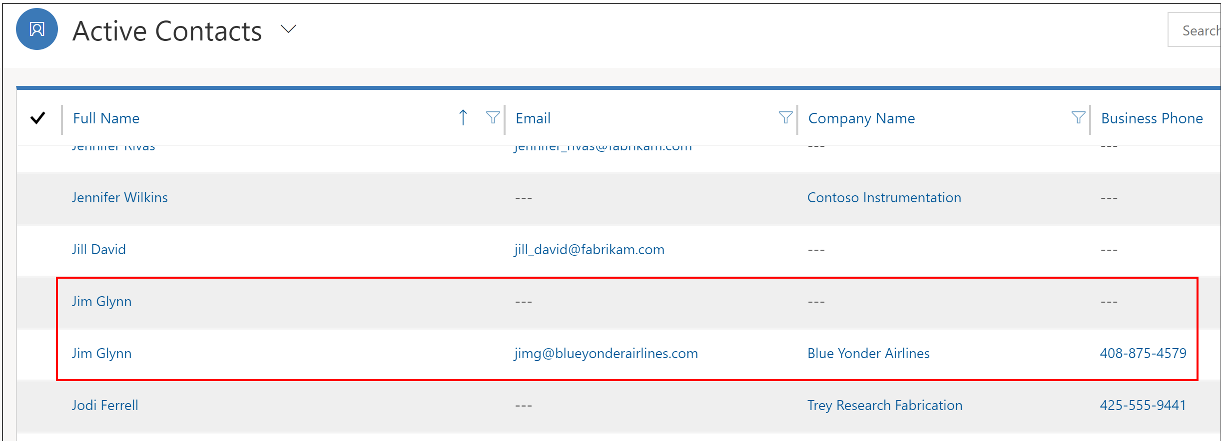 Duplicitní kontakty uvedené v seznamu Moje aktivní kontakty v aplikaci Dynamics 365 Customer Engagement (on-premises).