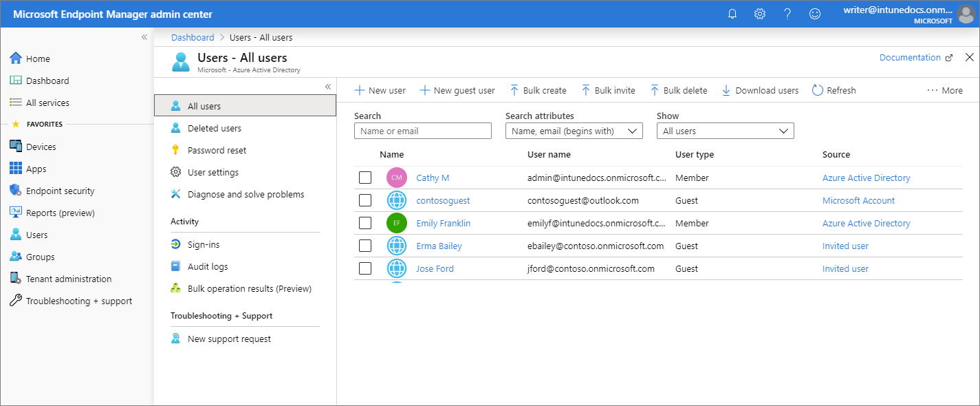Snímek obrazovky s Centrem Microsoft Endpoint Manager pro správu – Uživatelé