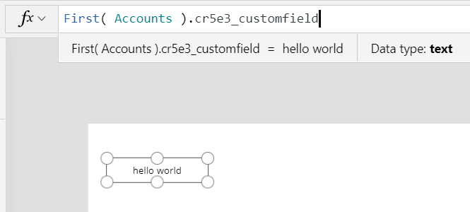Lišta vzorců Studio zobrazující použití logického jména cr5e3_customfield pro dané pole.
