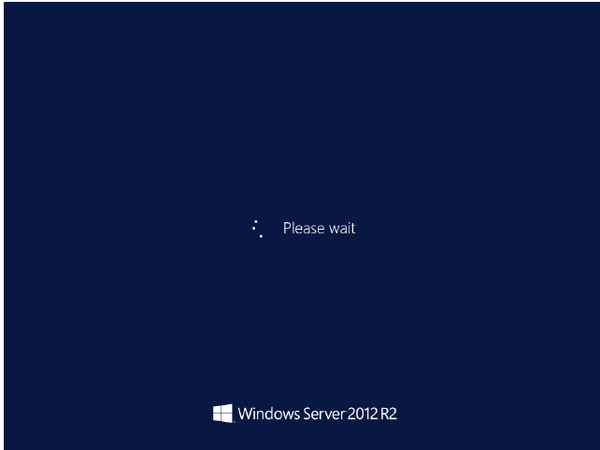 Screenshot zeigt „Bitte warten“ wird in Windows Server 2012 geladen.