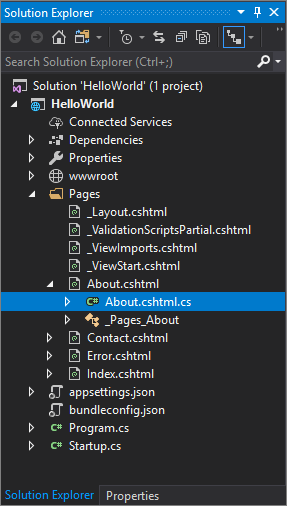 Screenshot: Anzeige der Dateien des HelloWorld-Projekts im Projektmappen-Explorer von Visual Studio. „About.cshtml“ ist erweitert, und „About.cshtml.cs“ ist ausgewählt.