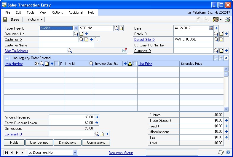 Screenshot that shows the Sales Transaction Entry window after choosing Invoice.