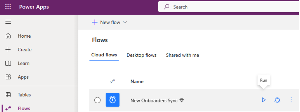 Screenshot of the Power Apps Cloud flows page, with the Play icon highlighted.