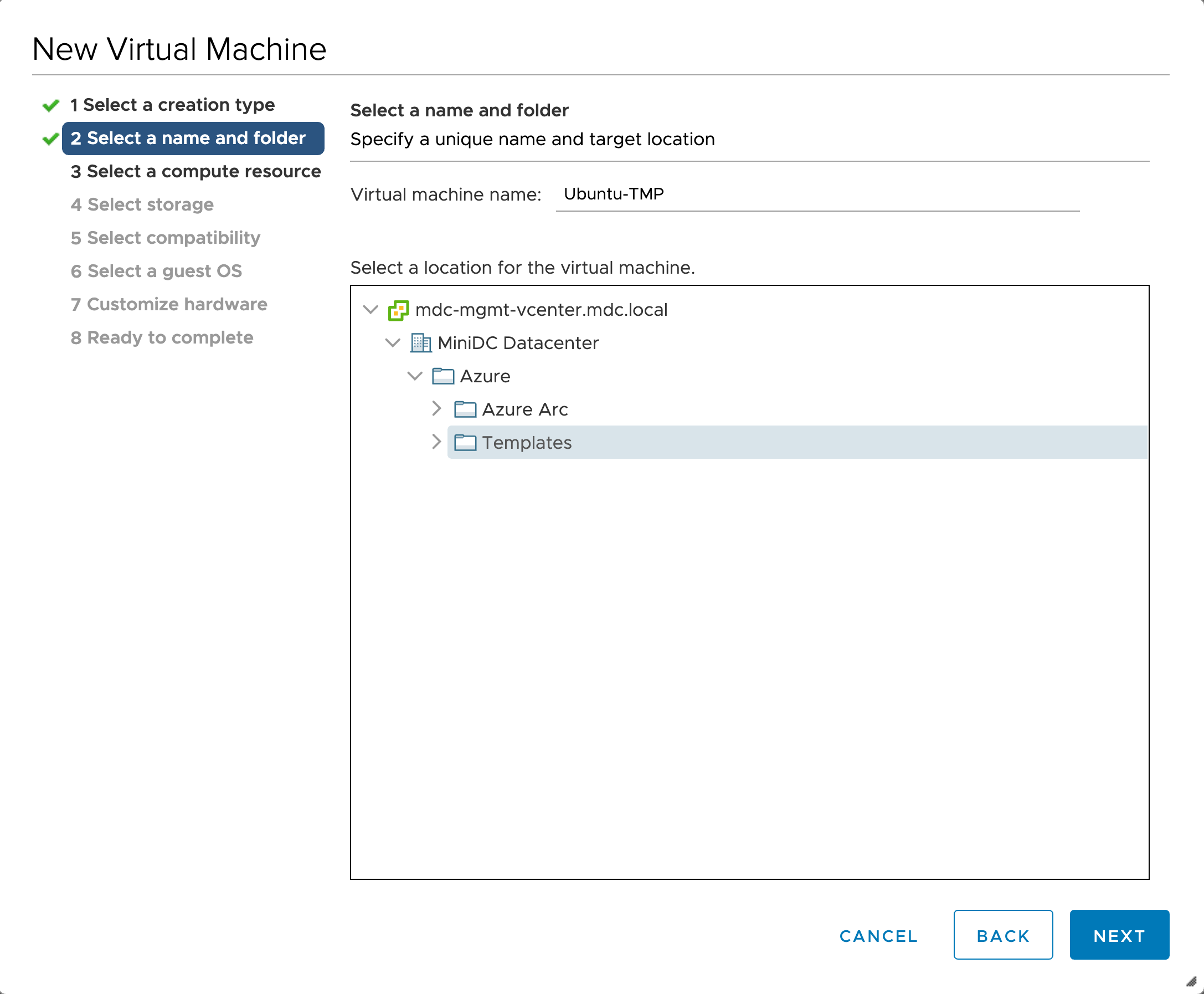 Tercera captura de pantalla que muestra cómo crear una máquina virtual de VMware vSphere.