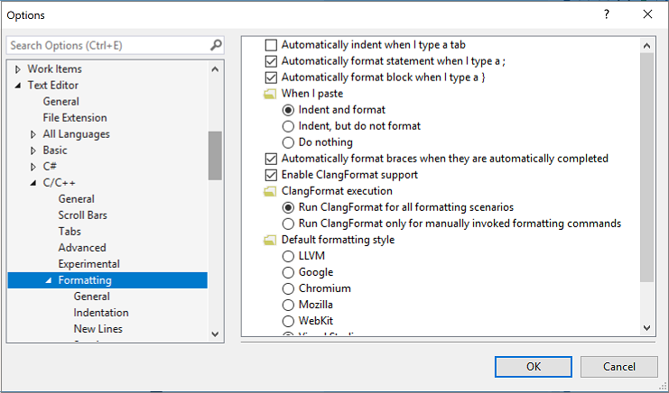Captura de pantalla en la que se muestran opciones de formato de C++, como si se va a aplicar sangría automática al escribir una pestaña.