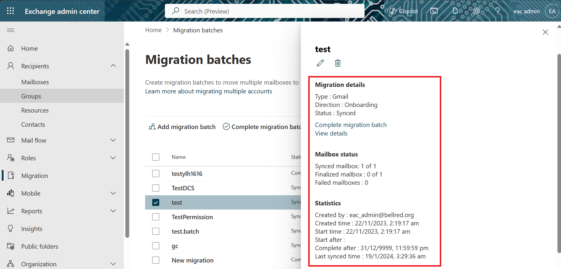 Captura de pantalla de la página Lotes de migración en EAC con un lote seleccionado y el panel de propiedades abierto que muestra los detalles de la migración.