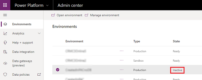 Captura de pantalla de una lista de entornos en el centro de administración de Power Platform, con un entorno inactivo resaltado.