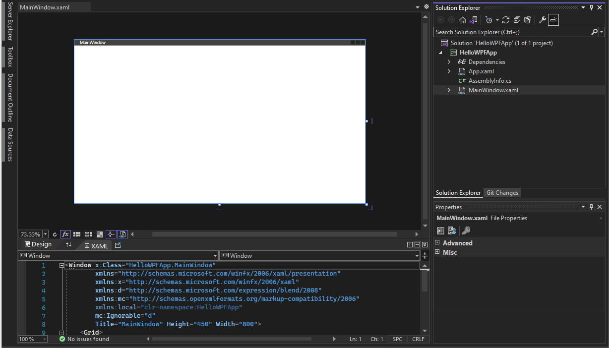 Captura de pantalla del proyecto HelloWPFApp y la solución en el IDE de Visual Studio con el Explorador de soluciones abierto y el XAML y las vistas de diseñador de &quot;MainWindow.xaml&quot; abiertos en WPF Designer.