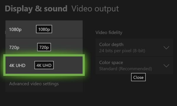 Captura de pantalla de la ventana de salida de vídeo de visualización y sonido con etiquetas en un cuadro combinado expandido.