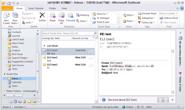 Näyttökuva Outlookin tilarivistä, joka näkyy Online-tilassa.