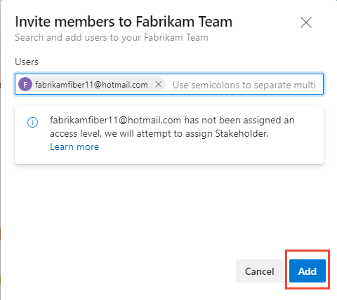 Capture d’écran de la boîte de dialogue Inviter des membres à une équipe, Ajouter un nouveau compte d’utilisateur.