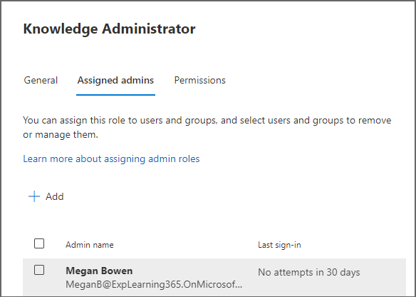 La page Rôles dans le Centre d'administration Microsoft 365 montrant le panneau Administrateur des connaissances pour ajouter un utilisateur.