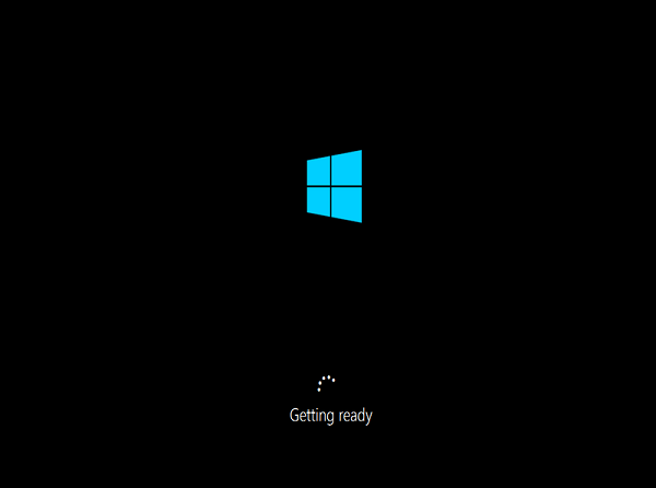 Capture d’écran d’une machine virtuelle Windows Server 2012 R2 affichant le message : Préparation.