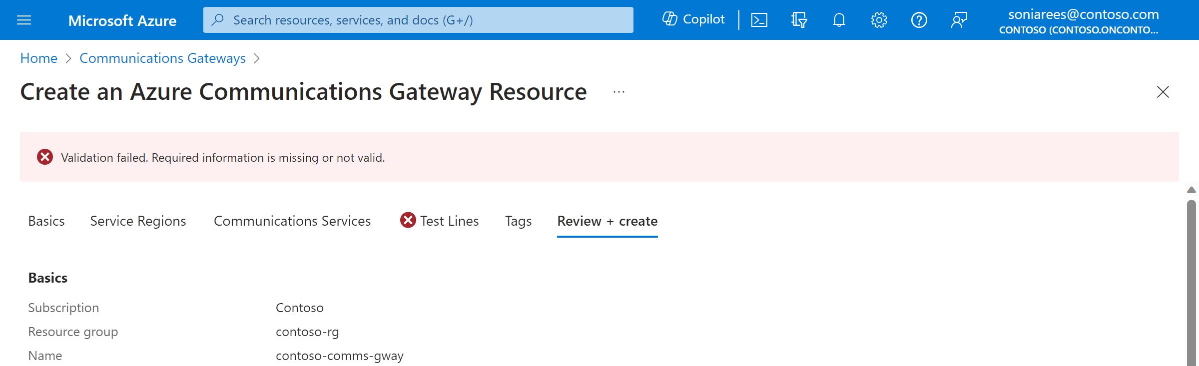 Cuplikan layar portal Buat Gateway Azure Communications, memperlihatkan validasi yang gagal karena informasi yang hilang di bagian Kontak.