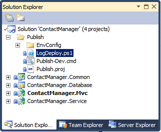 Nell'esempio di Contact Manager, poiché si vuole usare lo script di Windows PowerShell come parte del processo di distribuzione, è consigliabile aggiungere lo script alla cartella Pubblica soluzione.