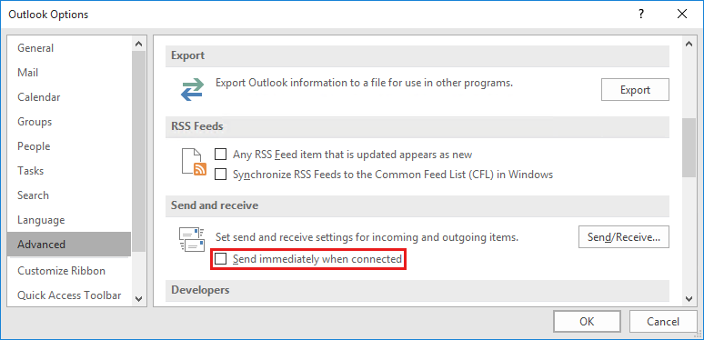 Screenshot della finestra Opzioni Outlook, in cui l'opzione Invia immediatamente alla connessione è evidenziata nell'area Invio e ricezione.