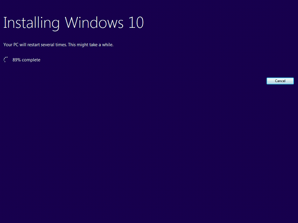 Screenshot della fase di aggiornamento di livello inferiore che mostra l'installazione di Windows 10.