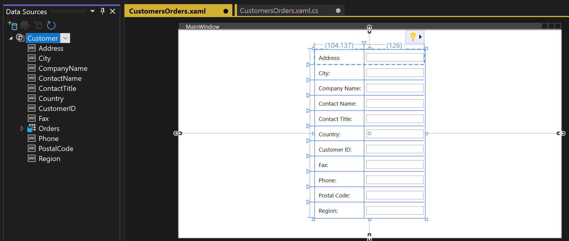 Screenshot che mostra il binding dell'origine dati Customers a singoli controlli.