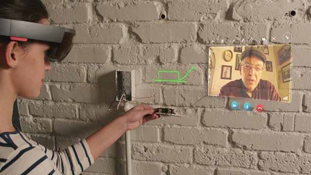 Correzione di un commutatore di luce con assistenza tramite Skype for HoloLens
