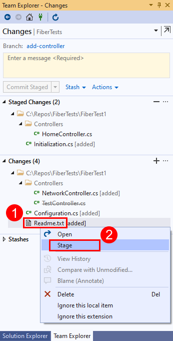 Visual Studio 2019 のチーム エクスプローラーの [変更] ビュー内のファイルに対する [ステージ] オプションを含むコンテキスト メニューのスクリーンショット。