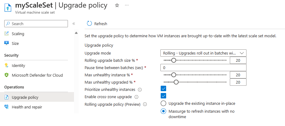 Azure portal でのアップグレード ポリシーの変更と MaxSurge の有効化のスクリーンショット。