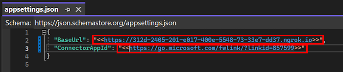 必要な情報を置き換えた後、BaseUrl とコネクタ ID が赤で強調表示されている Visual Studio のスクリーンショット。