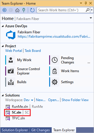 스크린샷은 Visual Studio에서 솔루션을 열 수 있는 팀 탐색기 홈 페이지를 보여줍니다.