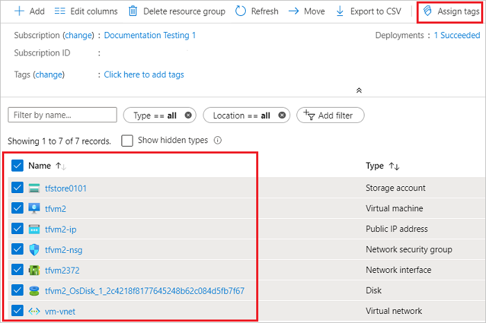 Zrzut ekranu przedstawiający Azure Portal przedstawiający wiele zasobów wybranych do przypisywania tagów zbiorczych.