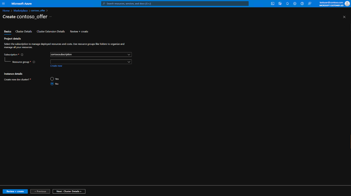 Zrzut ekranu przedstawiający kreatora witryny Azure Portal do wdrażania nowej oferty z selektorem tworzenia nowego klastra lub przy użyciu istniejącego klastra.