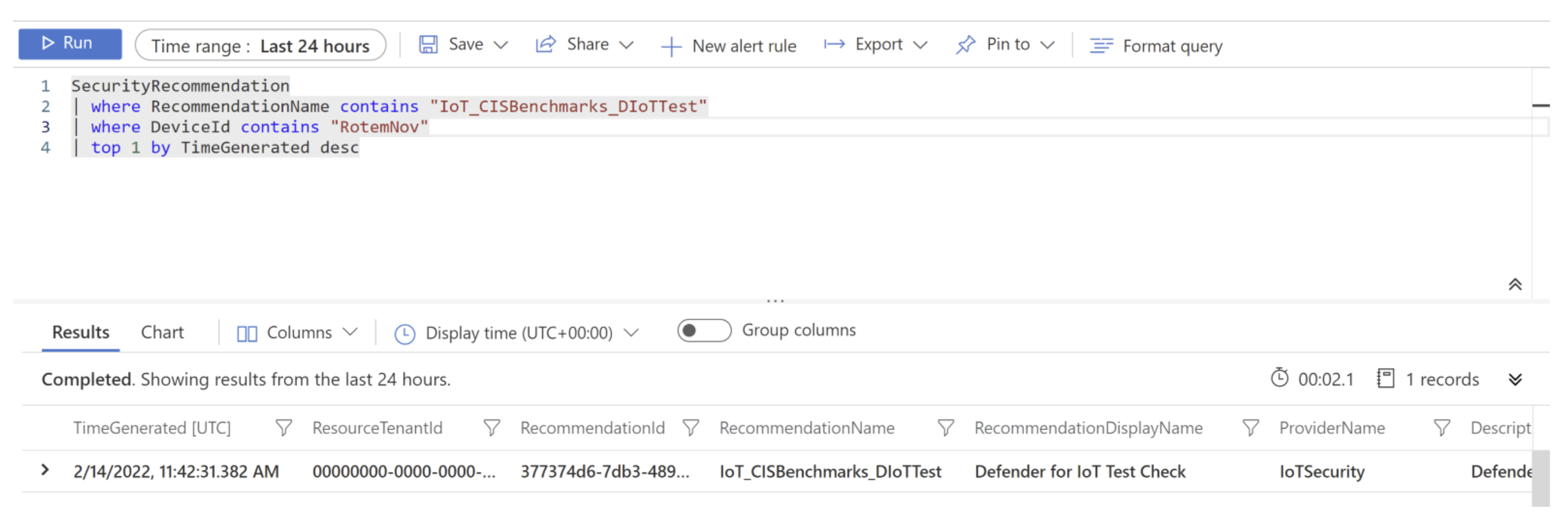 Zrzut ekranu przedstawiający zapytanie IoT_CISBenchmarks_DIoTTest uruchomione w usłudze Log Analytics.