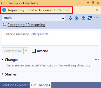 Zrzut ekranu przedstawiający komunikat potwierdzenia ściągnięcia w oknie Zmiany usługi Git w programie Visual Studio 2019.