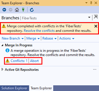 Zrzut ekranu przedstawiający komunikat powodujący konflikt scalania w widoku Gałęzie programu Team Explorer w programie Visual Studio 2019.