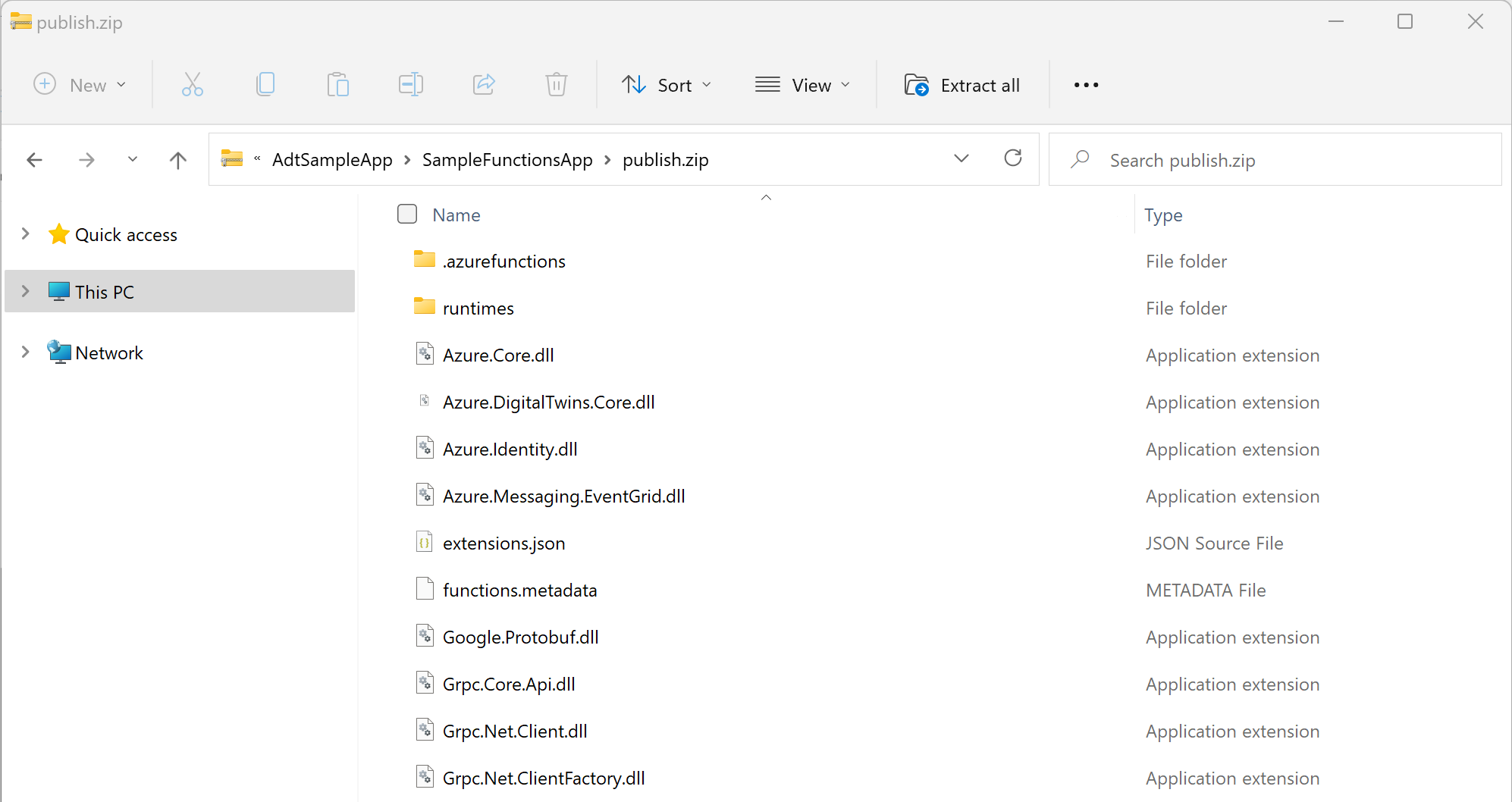 Zrzut ekranu przedstawiający Eksplorator plików w systemie Windows z zawartością folderu zip publikowania.