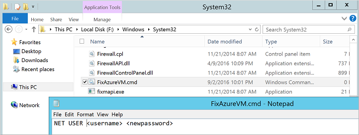 Zrzut ekranu przedstawia nowo utworzony plik FixAzureVM.cmd, w którym aktualizowana jest nazwa użytkownika i hasło.