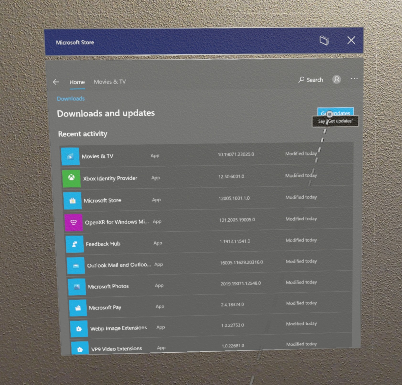 Zrzut ekranu aplikacji ze sklepu Microsoft Store przedstawiający pobieranie aktualizacji.