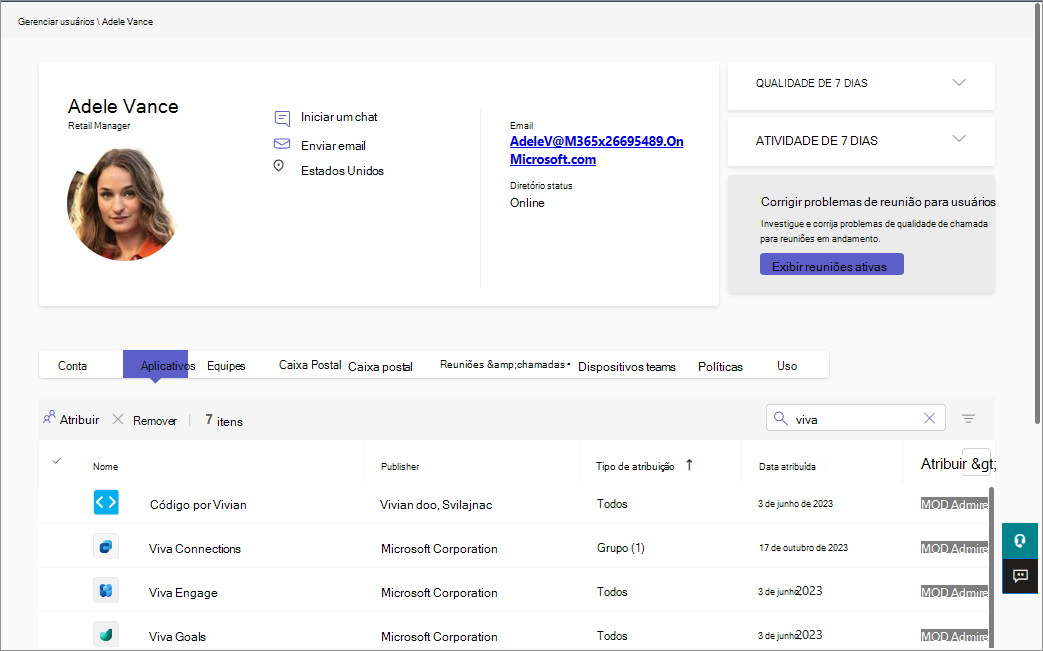 Captura de tela mostrando como exibir todos os aplicativos aos quais um usuário tem acesso, na página Gerenciar usuários.