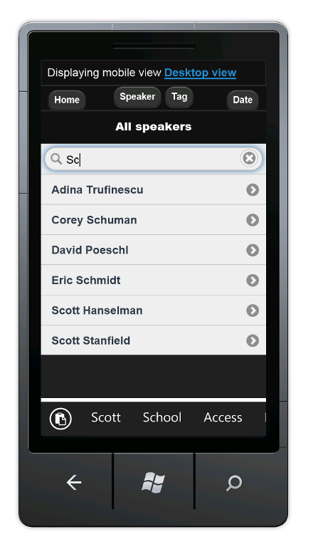 Captura de tela que mostra uma exibição móvel da página Todos os alto-falantes. S c é inserido na pesquisa.