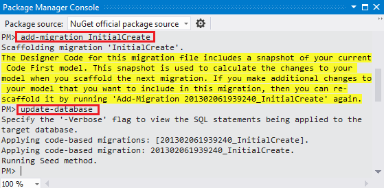 Captura de tela que mostra a janela Console do Gerenciador de Pacotes. Os comandos adicionam o sublinhado de migração de hífen Inicial Criar e atualizar o banco de dados de hífen estão realçados.