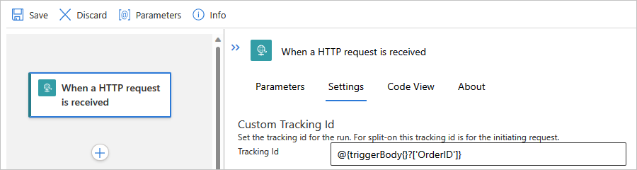 Снимок экрана: портал Azure, конструктор для стандартного рабочего процесса и триггер запроса с пользовательским идентификатором отслеживания.