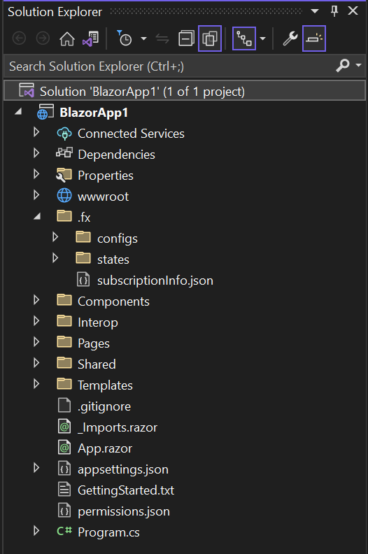 Снимок экрана: обозреватель решений, в котором отображаются компоненты для создания простого личного приложения в Visual Studio.