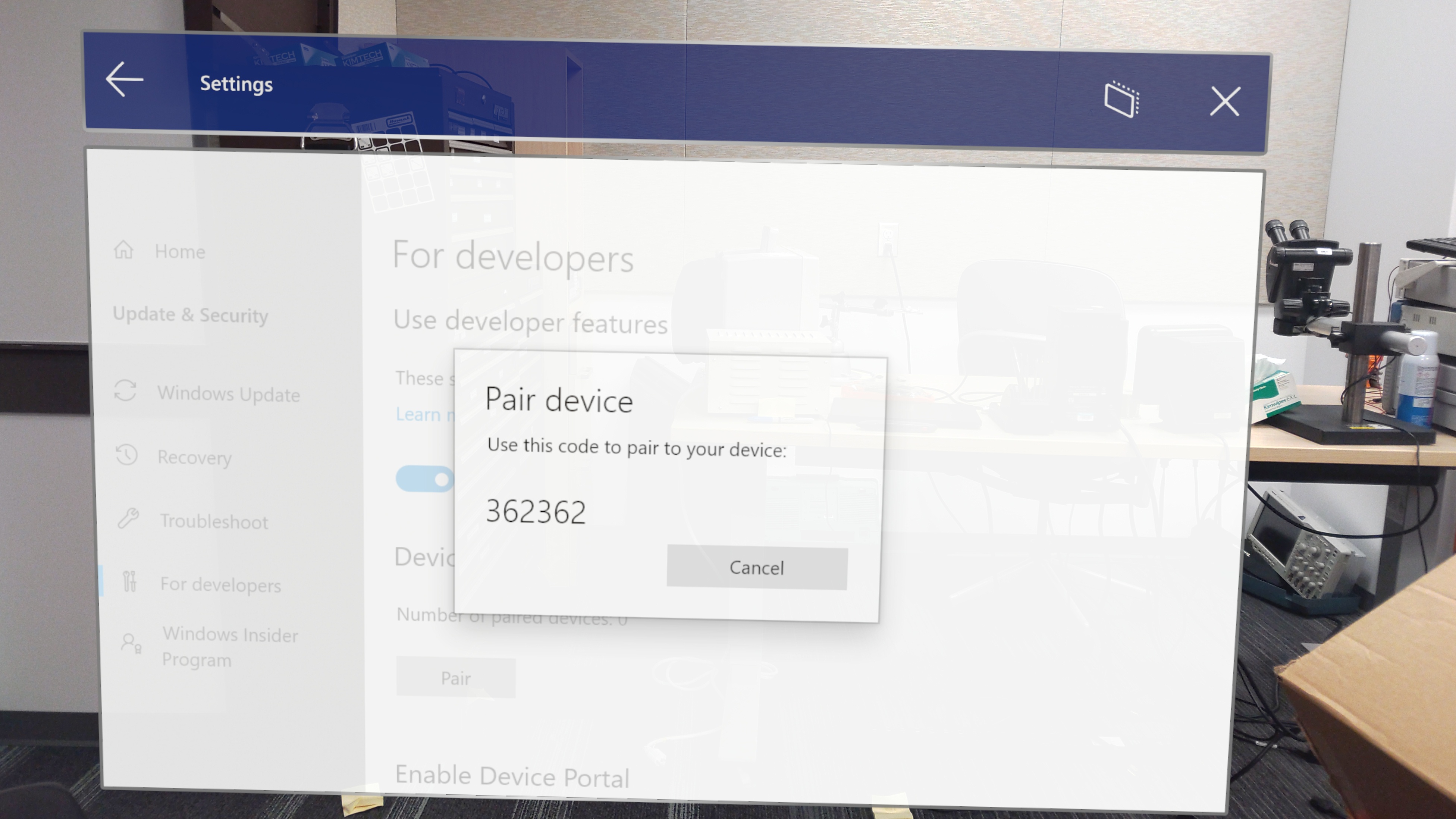 Снимок экрана: всплывающее окно платного устройства с выделенным кодом регистрации