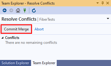 Visual Studio 2019 中团队资源管理器的“解决冲突”视图中的“提交合并”按钮的屏幕截图。
