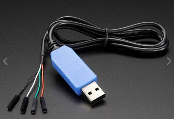 USB 转 TTL 的串行电缆。